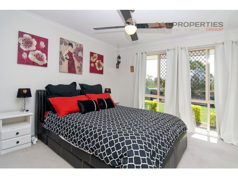 9 BILLABONG COURT, Regents Park QLD 4118