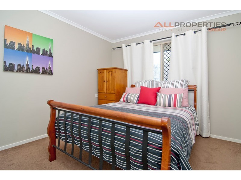 9 BILLABONG COURT, Regents Park QLD 4118