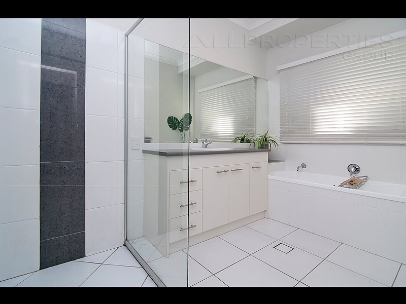 35 Aspen Street, Heathwood QLD 4110