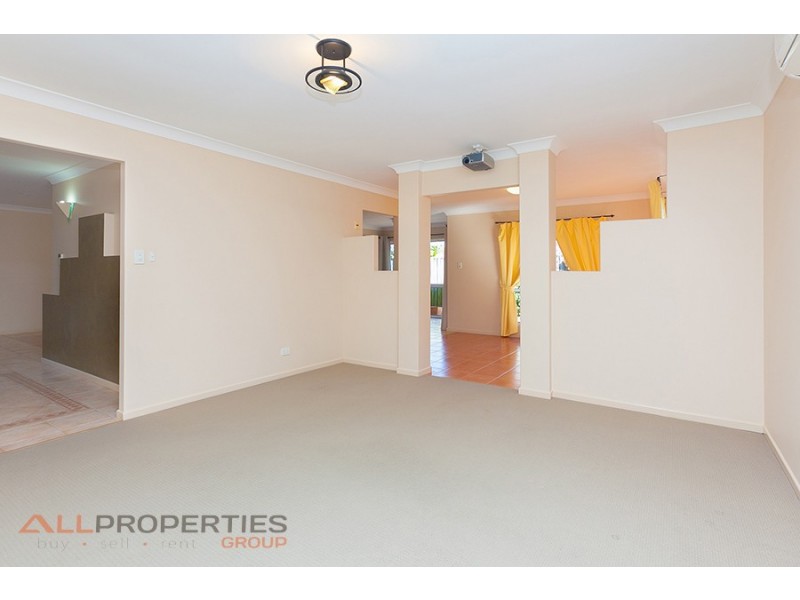 16 Orangetip Crescent, Calamvale QLD 4116