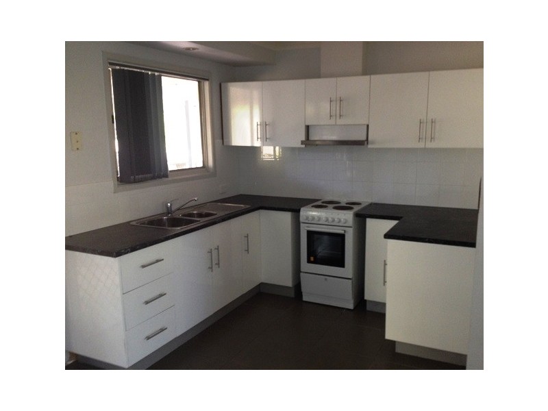 35 Strathallen Drive, Boronia Heights QLD 4124