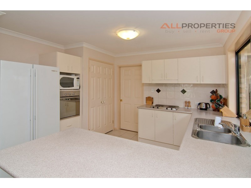 34 Spruce St, Loganlea QLD 4131