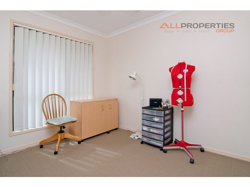 34 Spruce St, Loganlea QLD 4131