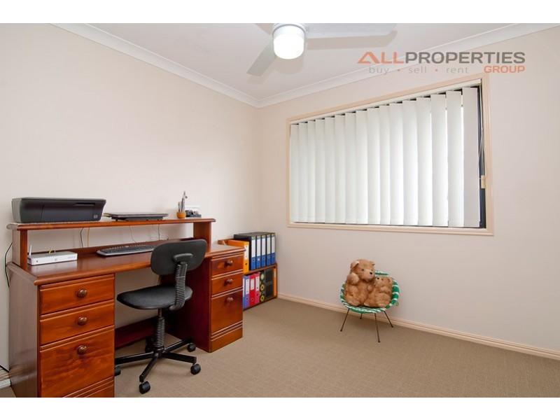 34 Spruce St, Loganlea QLD 4131