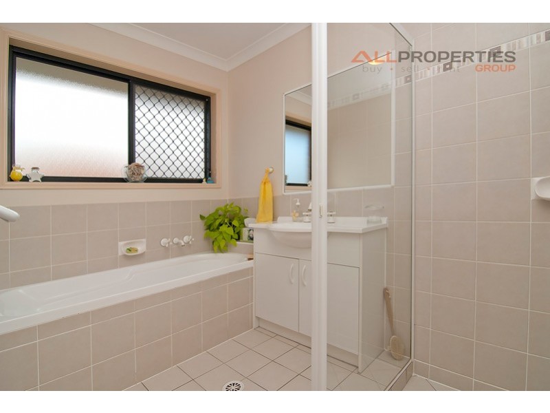 34 Spruce St, Loganlea QLD 4131