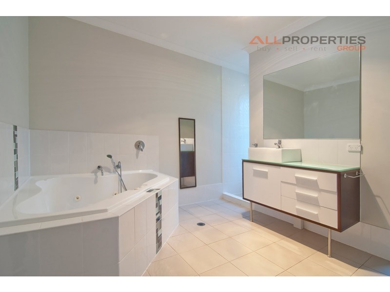 36 Bottlebrush Street, Heathwood QLD 4110