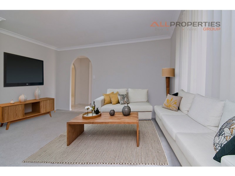 4 Bannockburn Cres, Parkinson QLD 4115