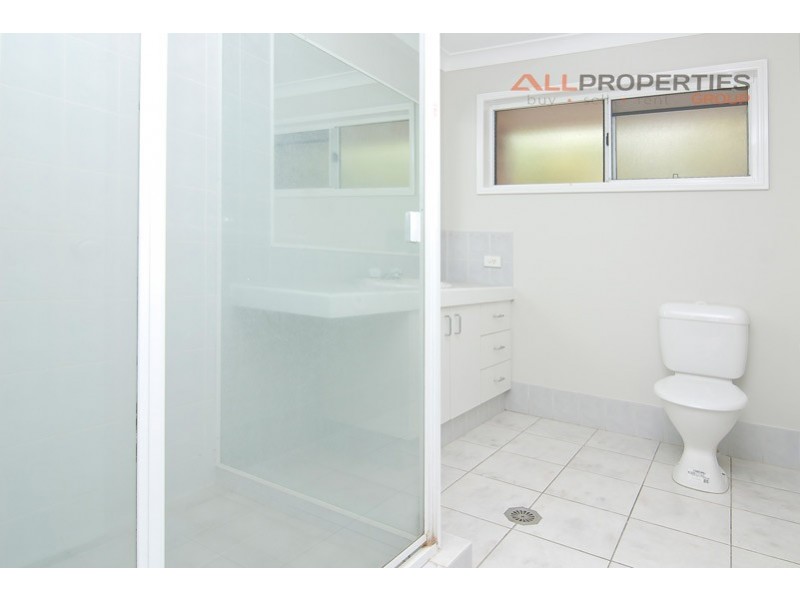 4 Bannockburn Cres, Parkinson QLD 4115