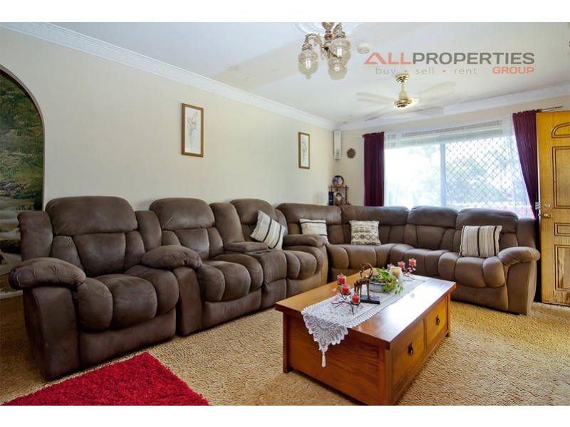 75 Estramina Road, Regents Park QLD 4118