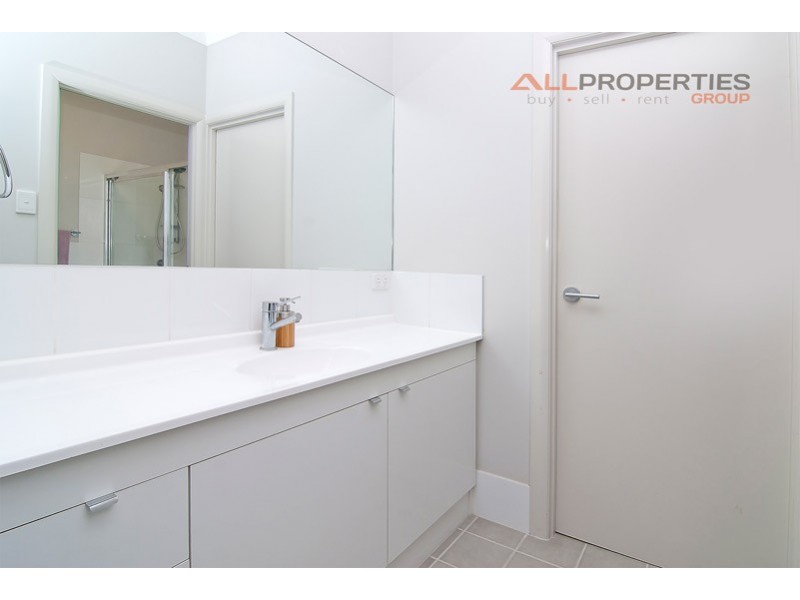 CONTACT AGENT LUCY STREET, Marsden QLD 4132