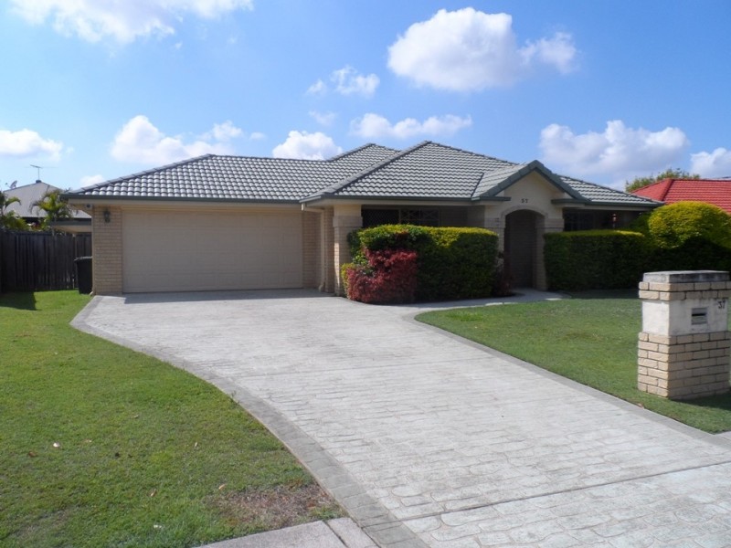 37 The Parkway, Stretton QLD 4116