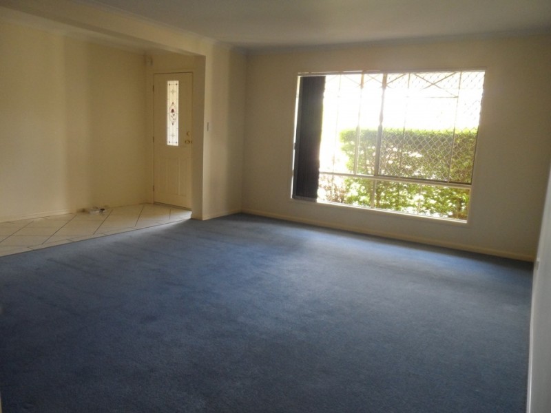 37 The Parkway, Stretton QLD 4116