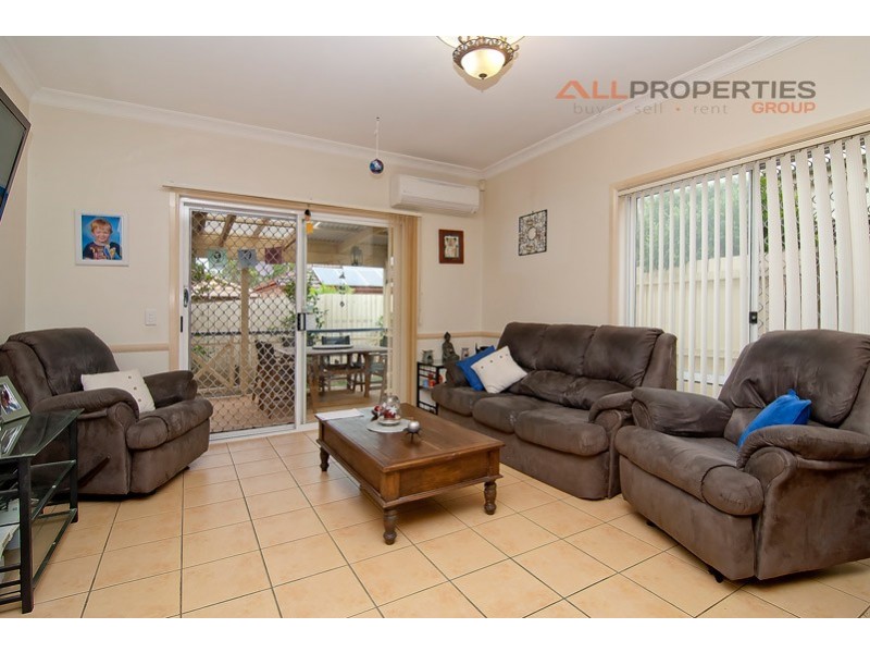 8 Belvedere Cl, Forest Lake QLD 4078