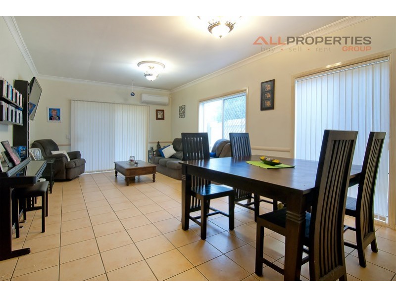 8 Belvedere Cl, Forest Lake QLD 4078