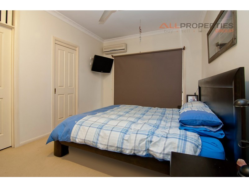 8 Belvedere Cl, Forest Lake QLD 4078