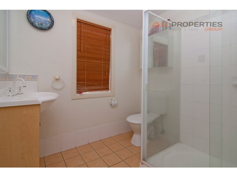 8 Belvedere Cl, Forest Lake QLD 4078