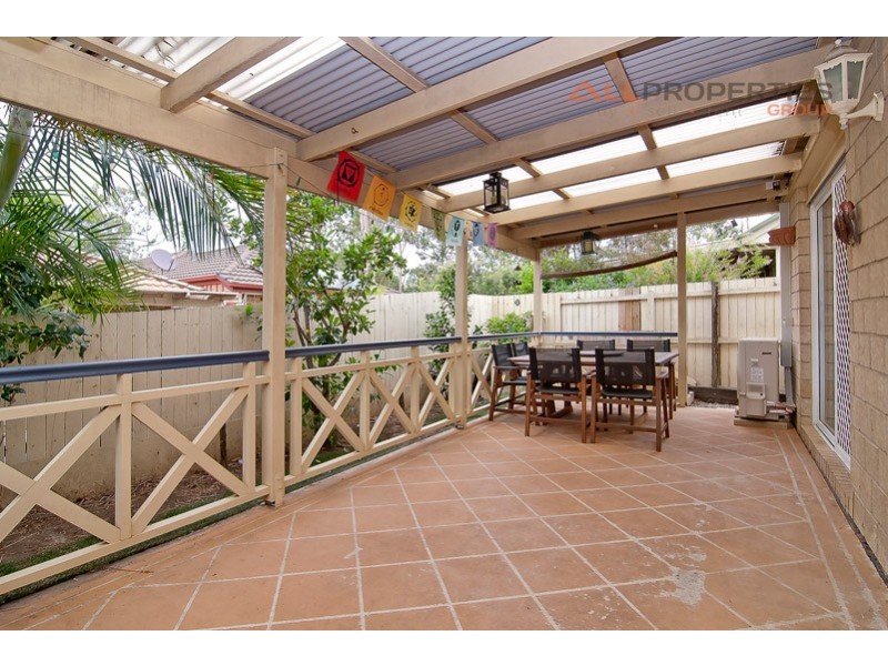 8 Belvedere Cl, Forest Lake QLD 4078