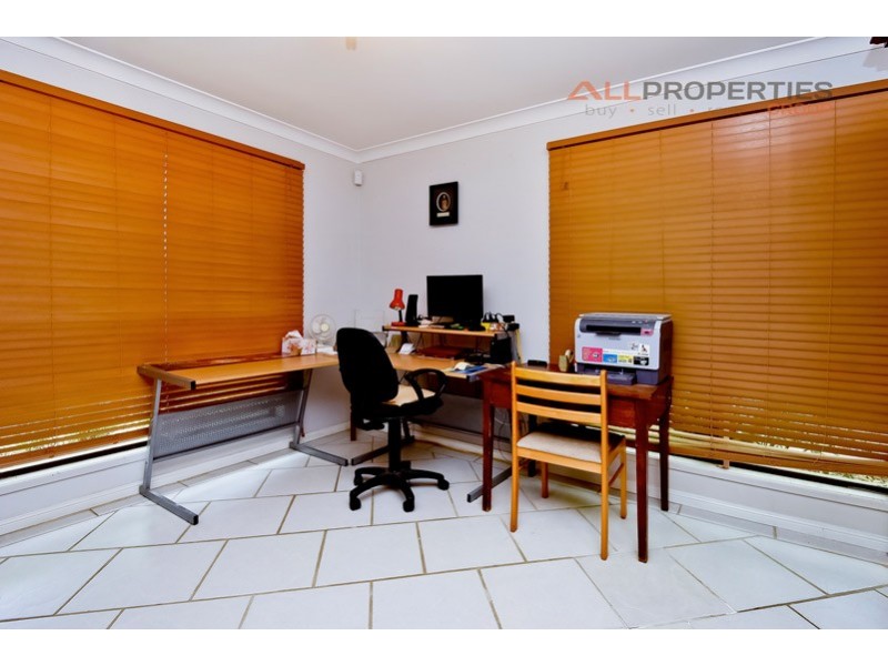 39 CORSLOOT STREET, Regents Park QLD 4118