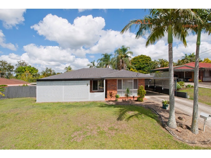 6 KINGFIELD CT, Regents Park QLD 4118