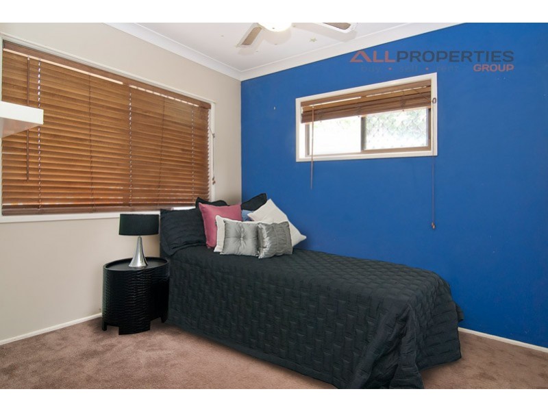 22 Penfold St, Hillcrest QLD 4118