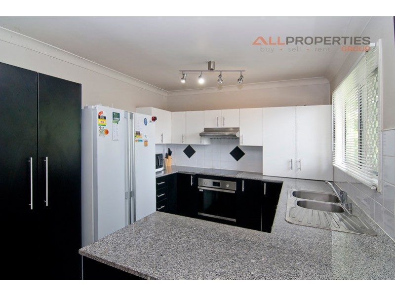92 Fourth Ave, Marsden QLD 4132