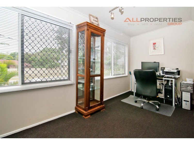 92 Fourth Ave, Marsden QLD 4132
