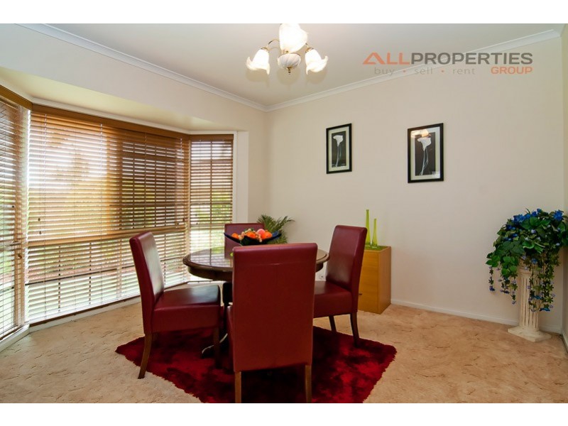 18 LUCIDA CT, Regents Park QLD 4118