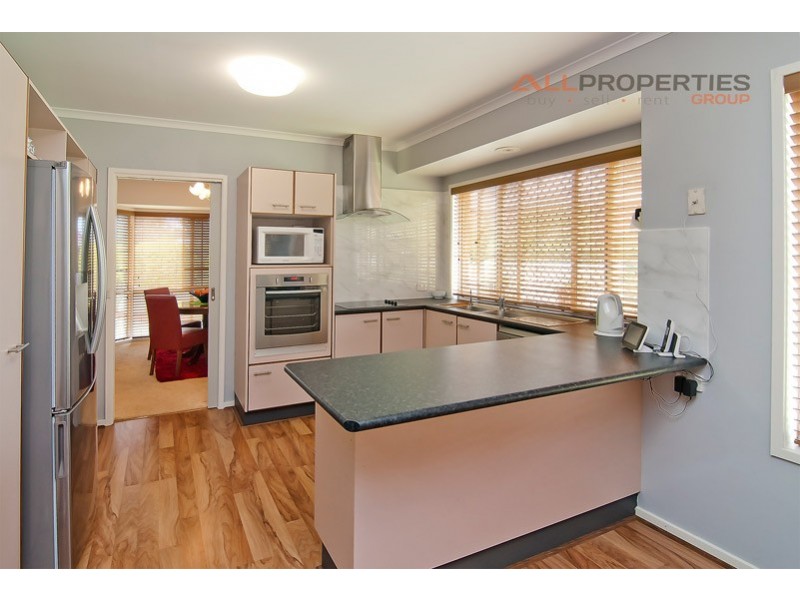 18 LUCIDA CT, Regents Park QLD 4118