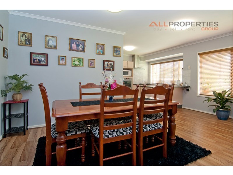 18 LUCIDA CT, Regents Park QLD 4118