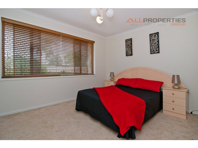 18 LUCIDA CT, Regents Park QLD 4118