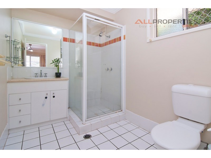 8 Cleland Ct, Parkinson QLD 4115