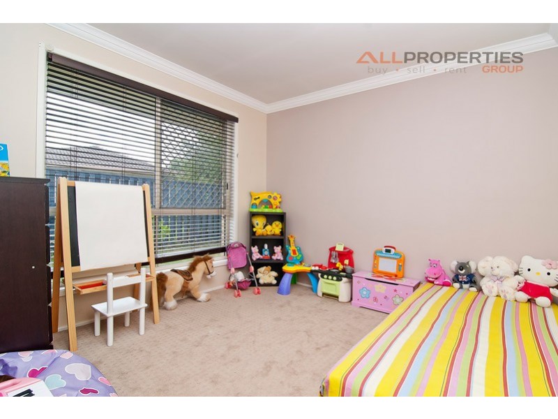 8 Cleland Ct, Parkinson QLD 4115