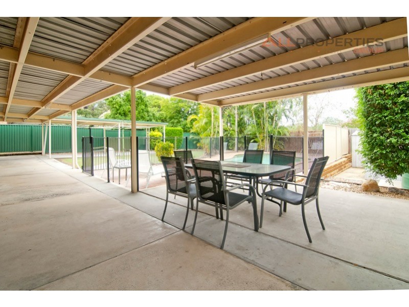 24 Homebush Drive, Regents Park QLD 4118