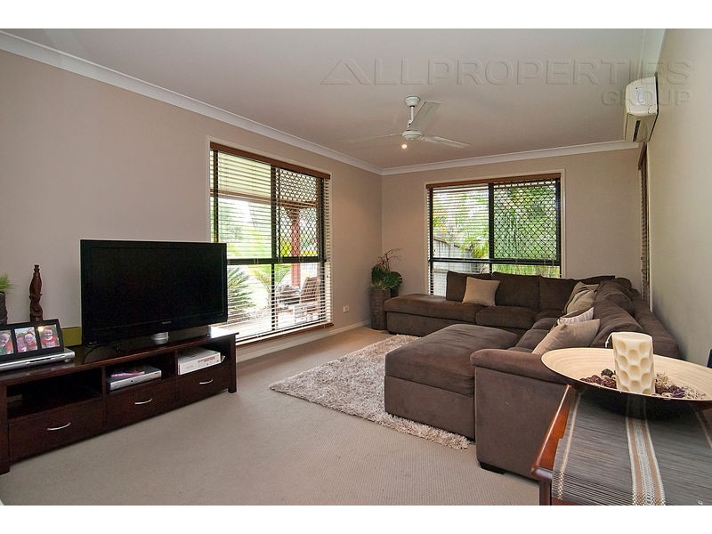 9 Scarlet Place, Forest Lake QLD 4078