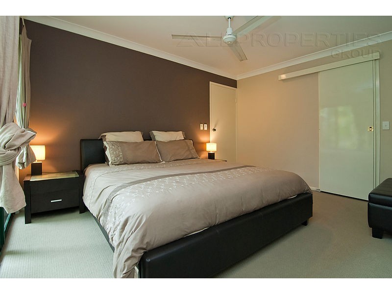 9 Scarlet Place, Forest Lake QLD 4078