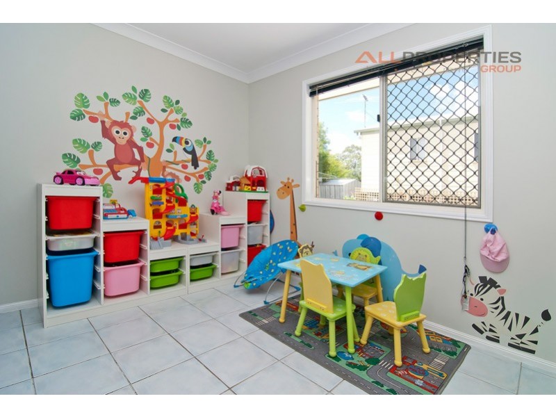 15 Wentworth Tce, Boronia Heights QLD 4124