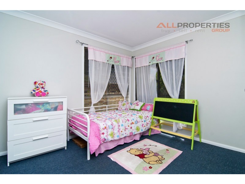 15 Wentworth Tce, Boronia Heights QLD 4124