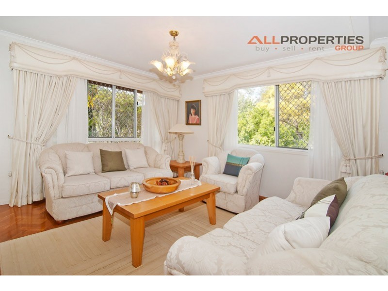 2 Greenstead Way, Forest Lake QLD 4078