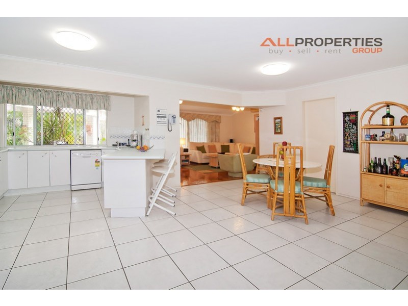 2 Greenstead Way, Forest Lake QLD 4078