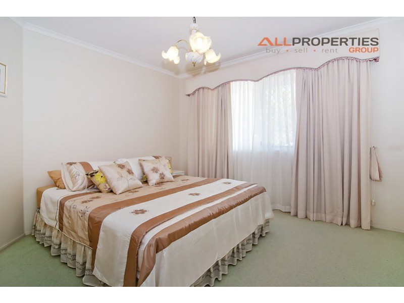 2 Greenstead Way, Forest Lake QLD 4078