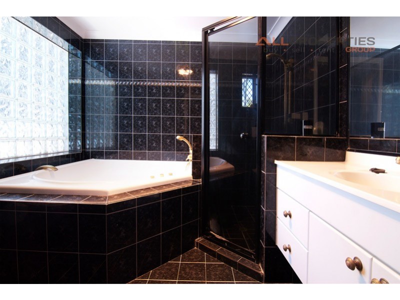 5 Cedar Close, Forest Lake QLD 4078