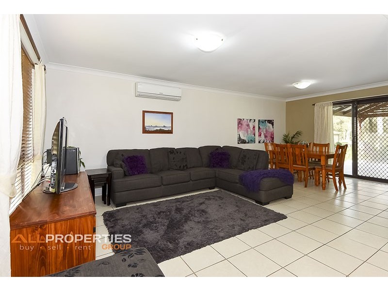 7 BENNETT DRIVE, Regents Park QLD 4118