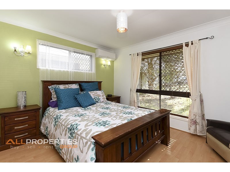 7 BENNETT DRIVE, Regents Park QLD 4118