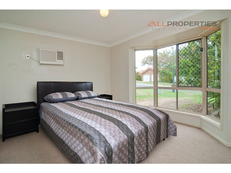 8 Whipbird Pl, Doolandella QLD 4077