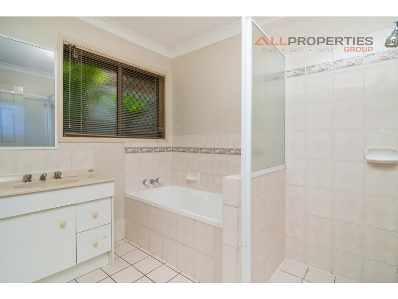 8 Whipbird Pl, Doolandella QLD 4077
