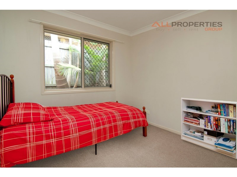 8 Whipbird Pl, Doolandella QLD 4077