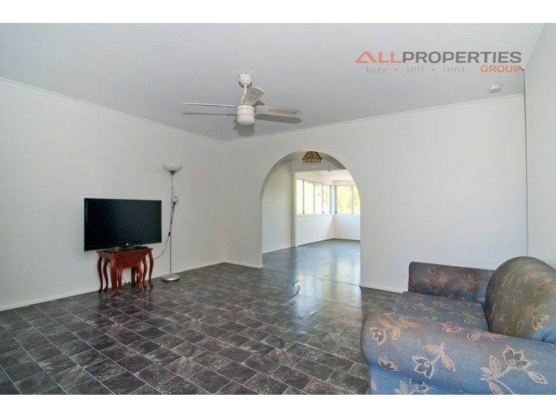 13 Crinum St, Crestmead QLD 4132