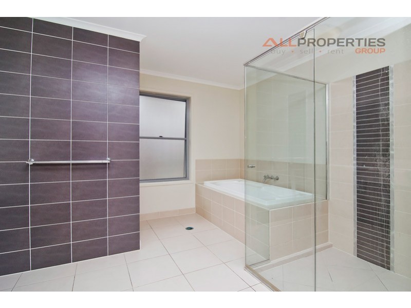 12 Bottlebrush Street, Heathwood QLD 4110