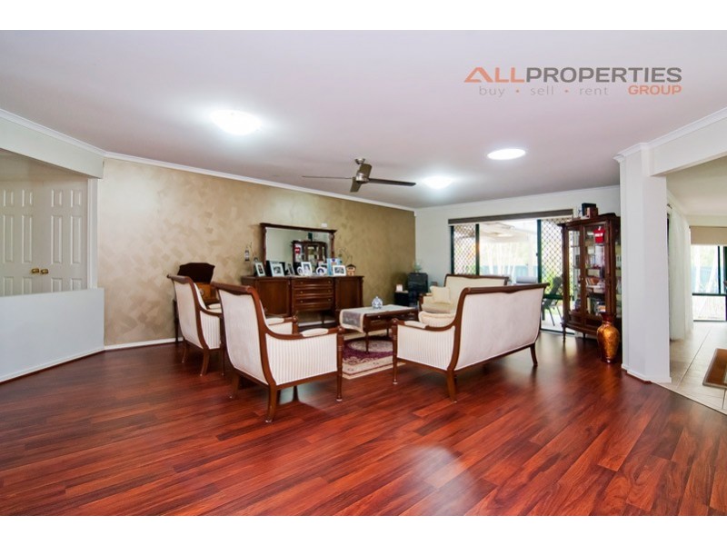 11 Chiswick Place, Forest Lake QLD 4078