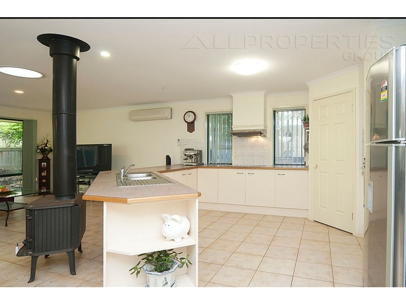 11 Chiswick Place, Forest Lake QLD 4078